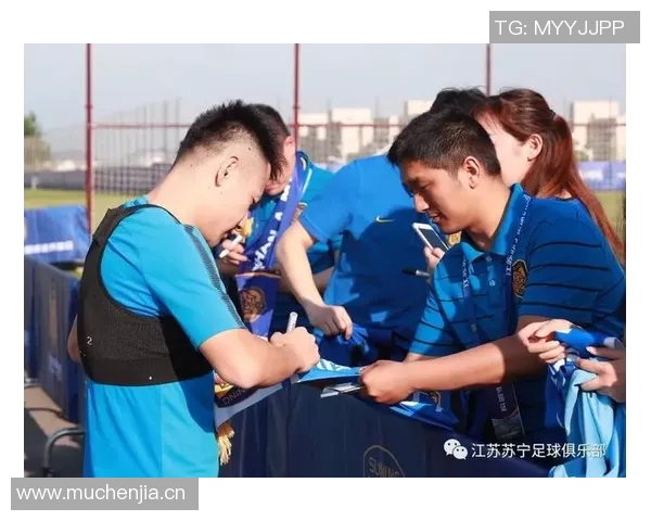 苏宁对阵钢巴日本球迷热情支持展现足球文化魅力